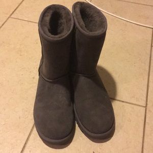 Gray Uggs Size 10